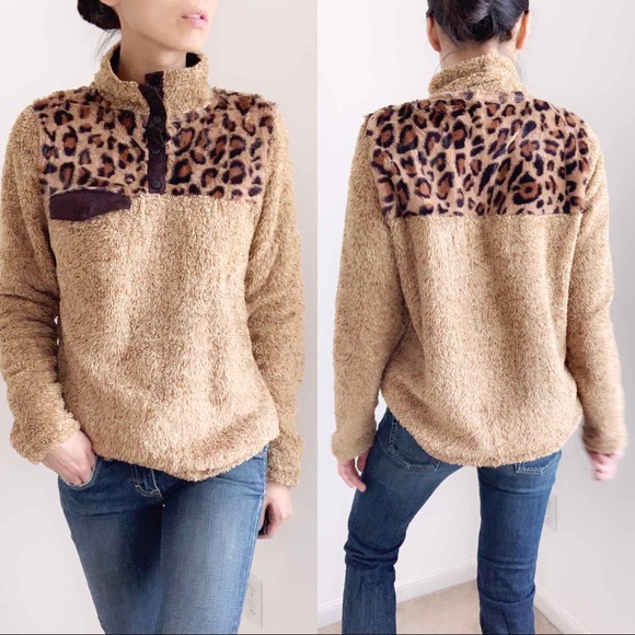 THE COZY HALF-SNAP PLUSH SWEATER - LEOPARD CONTRAST TAN - Picture 6 of 6